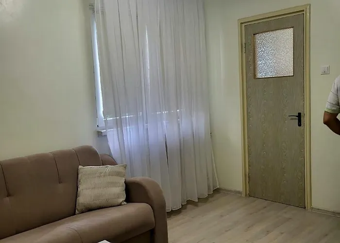 Apartament Garsoniera Auchan Titan