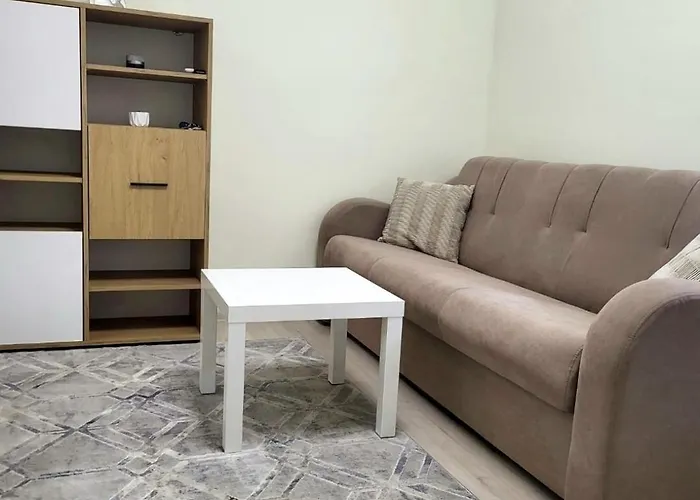 Garsoniera Auchan Titan * بوخارست